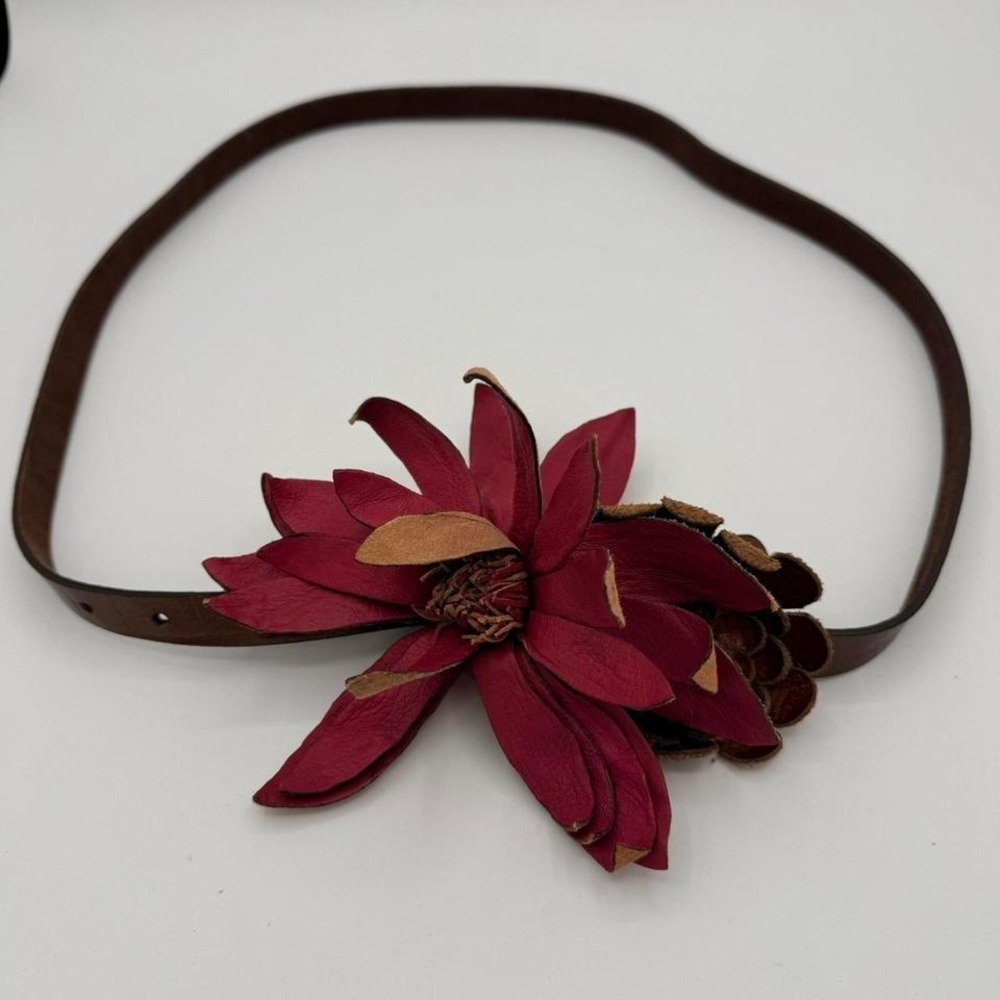 VTG Leather Flower Belt Red Brown Handmade Floral Statement Boho 41.5 X .5 Slim